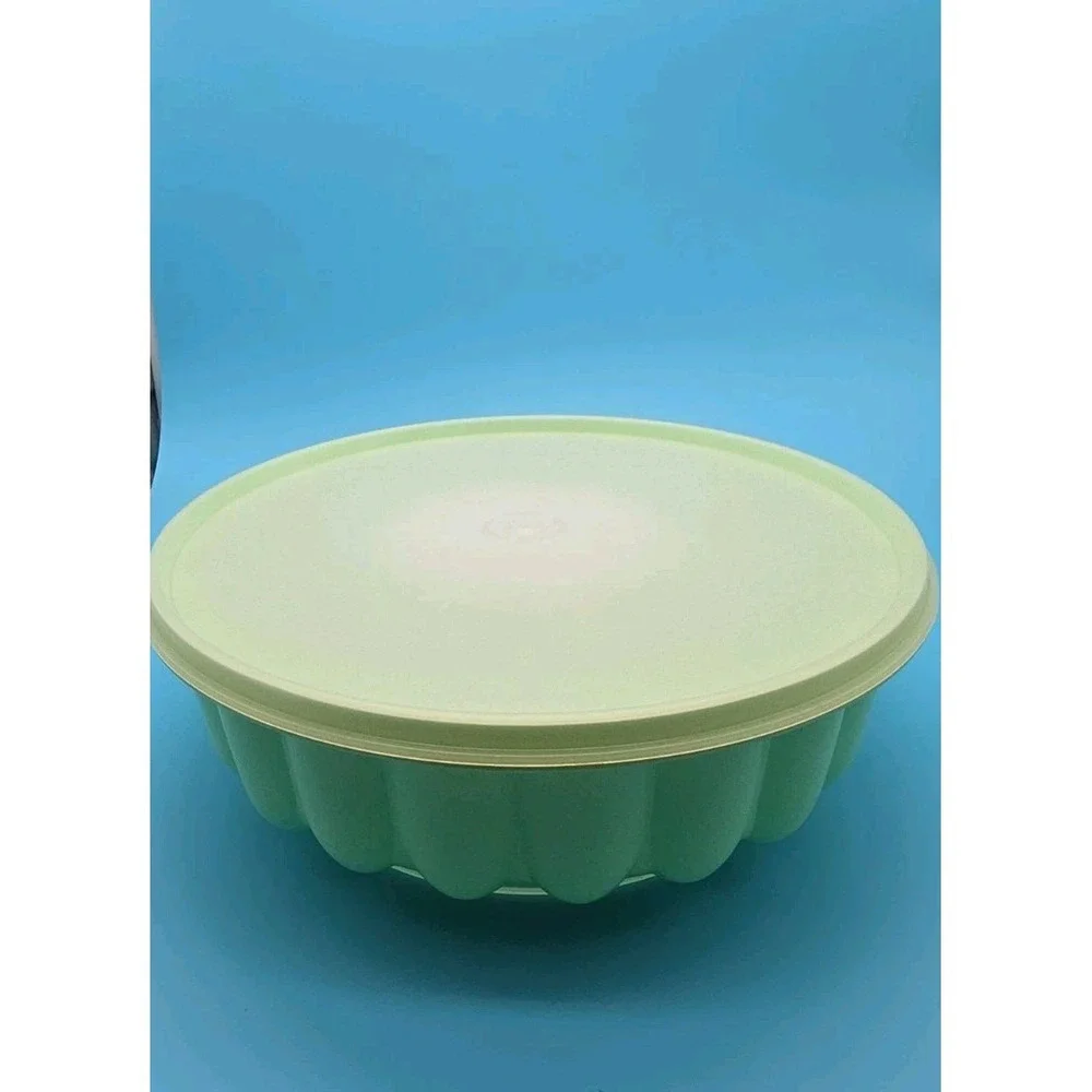 Tupperware Jello Mold Mint Green Vintage‎ 9